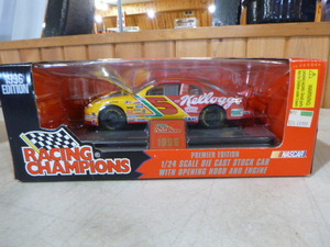 lot 43 image: Racing Champions Terry Labonte #5 Kelloggs Monte Carlo