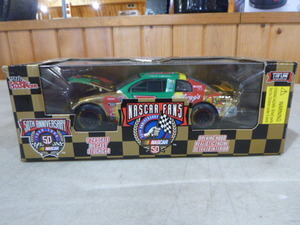 lot 45 image: Racing Champions Terry Labonte #5 Kelloggs Monte Carlo