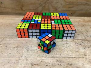 lot 92 image: Lot of 21- SPEEDRIPPER Cubes