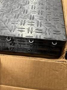 lot 81 image: VEVOR Garage Interlocking Tiles - 12in x 12in - Gray - 24pk