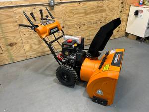lot 10A image: GENERAC SB13128GENGSD 28 Snow Blower