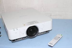 lot 18 image: Sony VPL-FHZ55 WXGA Widescreen Laser Light Source 4000-Lumen Home Theater Conference HD Video Projector