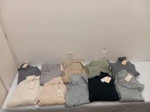 10 NEW WOMENS ASSORTED SIZES SWEATERS