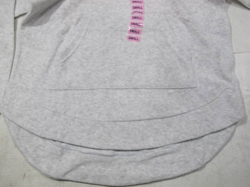 lot 375 image: NEW NFL Ladies Team Apparel Green Bay Packers Pullover Sweatshirt - Gray - Small