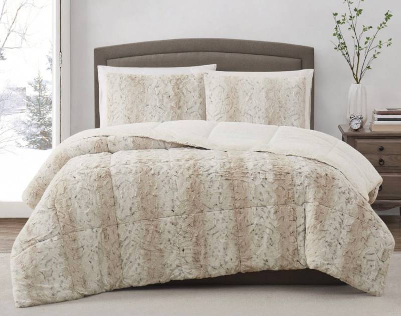lot 232 image: NEW Christian Siriano New York 3 Piece Faux Fur Snow Leopard Comforter Set - King Size - Tan