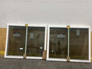 lot 4 image: SIMONTON Lot of 2- 6500 Series Slider Windows