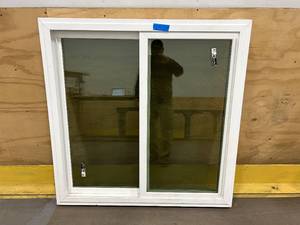 lot 48 image: Window- Brand Unknown