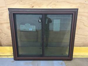 lot 53 image: SIMONTON 6500 Series Slider Window