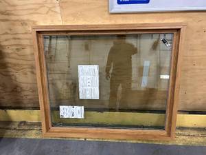 lot 58 image: SIMONTON 6500 Series Picture Window