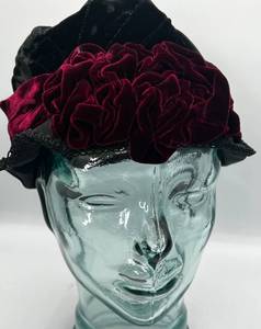 lot 26 image: Kate Bishop San Franciso MillinerArtist Handcrafted Velvet Hat