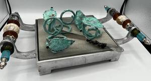 lot 27 image: Marble, shell and glass Trivet lot