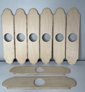 lot 39 image: Lot of 8 unfinished wood door charms for Scandinavian style paintingcrafting