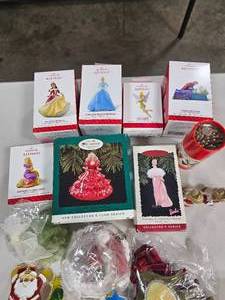 lot 69 image: Hallmark Princess Ornament Collection, VTG Pair of Ardalt Japan We Say Merry Christmas in Italian Language Bell Figurine, Carlton Cards Marilyn Monroe Ornament