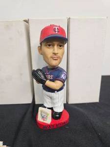lot 26 image: 2004 Bobblehead BRAD RADKE MINNESOTA TWINS SEASON TICKET HOLDER Plus Assortment of Twins Baseball Cards