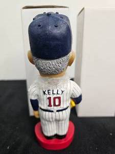 lot 29 image: Tom Kelly Minnesota Twins 2003 Season Ticket Holder (ST) Bobblehead