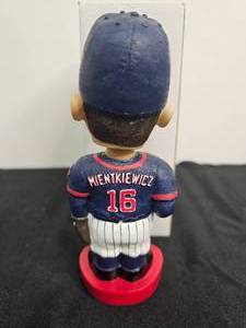 lot 34 image: Doug Mientkiewicz Bobblehead Minnesota Twins SGA 2003