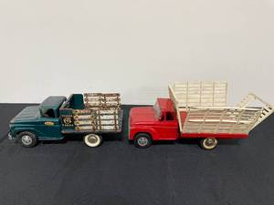 lot 246 image: 2 Toy VTG Pressed Steel Trucks