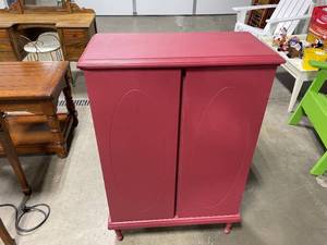 lot 67 image: Red Free Standing Cabinet w 3 Shelves and Doors