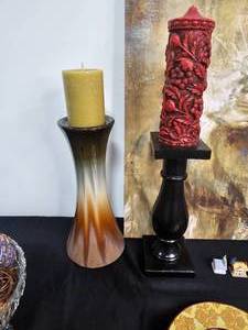 lot 265 image: Selina Taylor Canvas Art PrintPillar Candle HoldersCollectible PlatesMusic BoxMini Bird HousesCandle Sticks