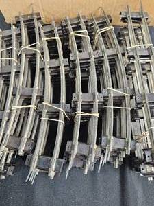 lot 250 image: Vintage O Gauge 26 Piece 2 Rail Train Track wClips and Trestles