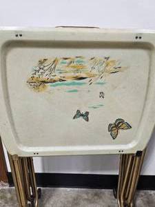 lot 107 image: MCM 1950s VTG Butterfly TV Trays - set of 4