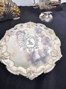 lot 48 image: Silverplated Napkin Holder w Gold Tone Flowers, Silverplate Sugar Basket w Scoop, Silverplated Serving Tray