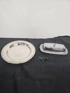 lot 49 image: VTG Ironware Silver Plated Butter Dish w Glass Insert, Wm A Rogers 1930s Meadowbrook Silverplate Round Trinketcandy Dish
