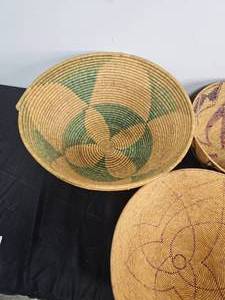 lot 171 image: African Tonga Baskets - Set of 3 Floral Design