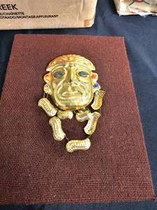 lot 263 image: Hunter Saddlecreek Pendent Light Appears New Untested, Brass MayanInca Style Mask, VTG Christmas Tree Stand