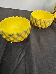 lot 112 image: Lot of 4 VTG Tropical Pineapple Serving Bowls & Alligator Head Fruit Bowl