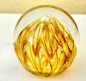 lot 21 image: Artisan Signed Paperweight