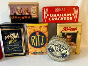 lot 26 image: Variety of Decorative Tins