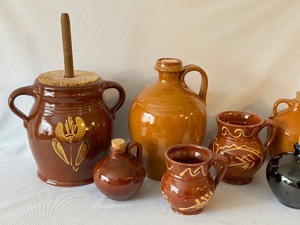lot 29 image: Variety of Vintage Pottery Pieces including Vintage Redware Pottery Items