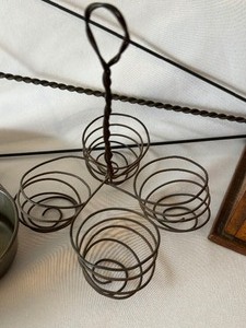 lot 48 image: Fun Vintage Decorative Items