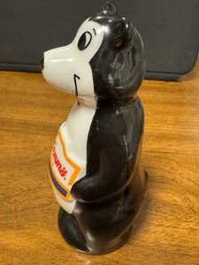 lot 9 image: Collectible Hamms Beer Salt Shaker
