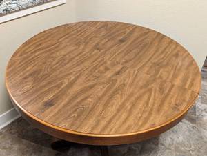 lot 7 image: Round Wood Dining Table by Hill Furniture