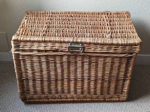 lot 19 image: Pair of Large Wicker Storage Baskets