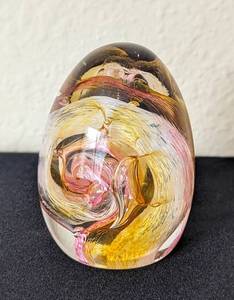 lot 52 image: Caithness of Scotland Cinderella Paperweight