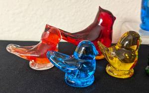lot 58 image: Colorful Collection of Glass Bird Figurines