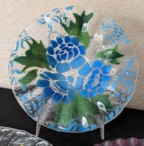 lot 59 image: Assorted Floral Fused Glass Plates