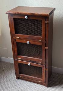 lot 14 image: Small Three Door VeggiePie Bin