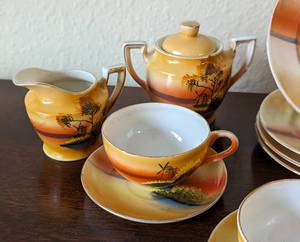 lot 82 image: Vintage Japanese Porcelain Childs Tea Set