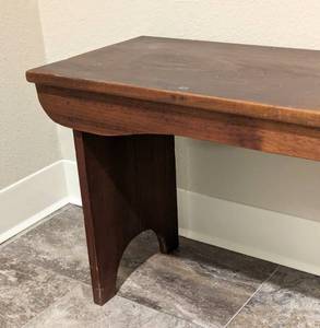 lot 85 image: Petite Wood Bench