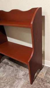 lot 96 image: Small Painted Wood Shelf