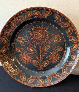 lot 98 image: Westmoore and Foltz Floral Ceramic Plates