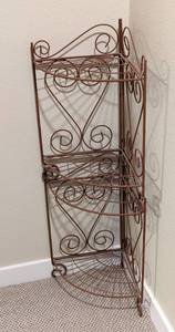 lot 128 image: Stacked Pair Of Decorative Metal Corner Shelves