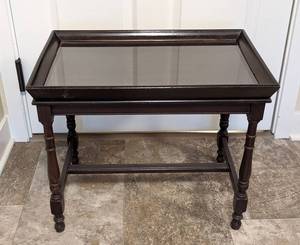 lot 153 image: Mahogany Glass Tray Top Table