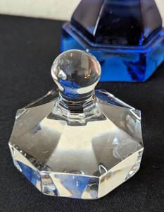lot 169 image: Assorted Art Glass Paperweights including a Murano Glass Paperweight