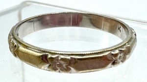 lot 35B image: Vintage 14k White Gold Ring  Wedding Band