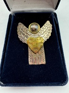 lot 188 image: Sterling Silver Angel Figurine Brooch  Pin
